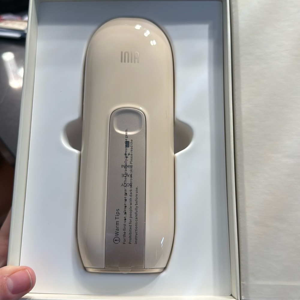 NWT/BOX: INIA Hair Removal Device.